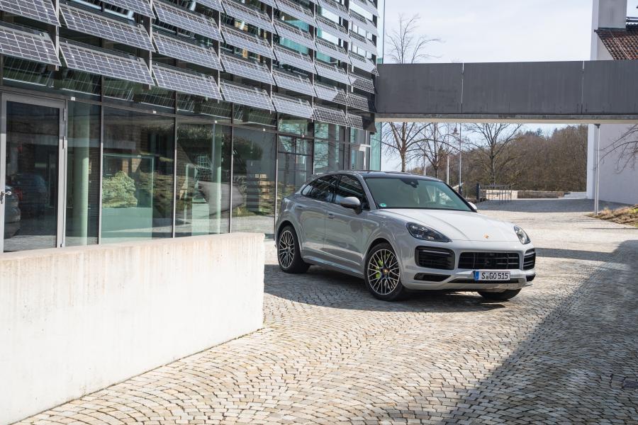  Porsche Cayenne E-Hybrid Coupe 2019 года  (WW) (фото 24 из 25)